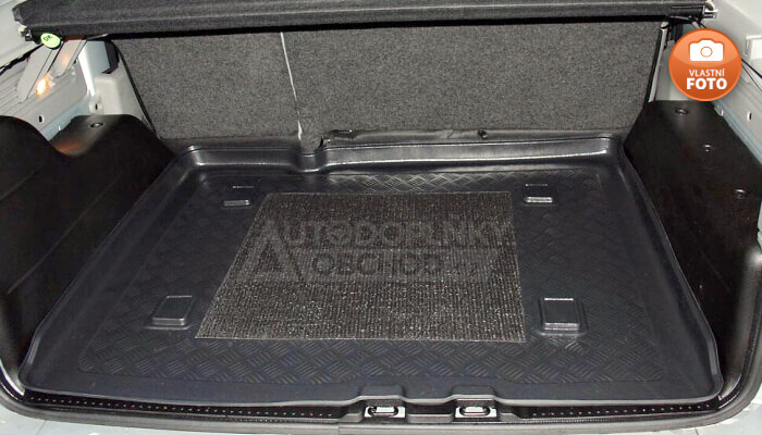 Vana do kufru přesně pasuje do zavazadlového prostoru modelu auta Renault Kangoo 1998-